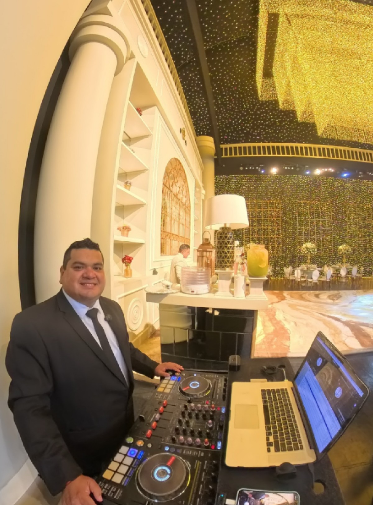 Dj Gary Elera - BODAS - CONCIERTOS - CORPORATIVOS - PRIVADOS
