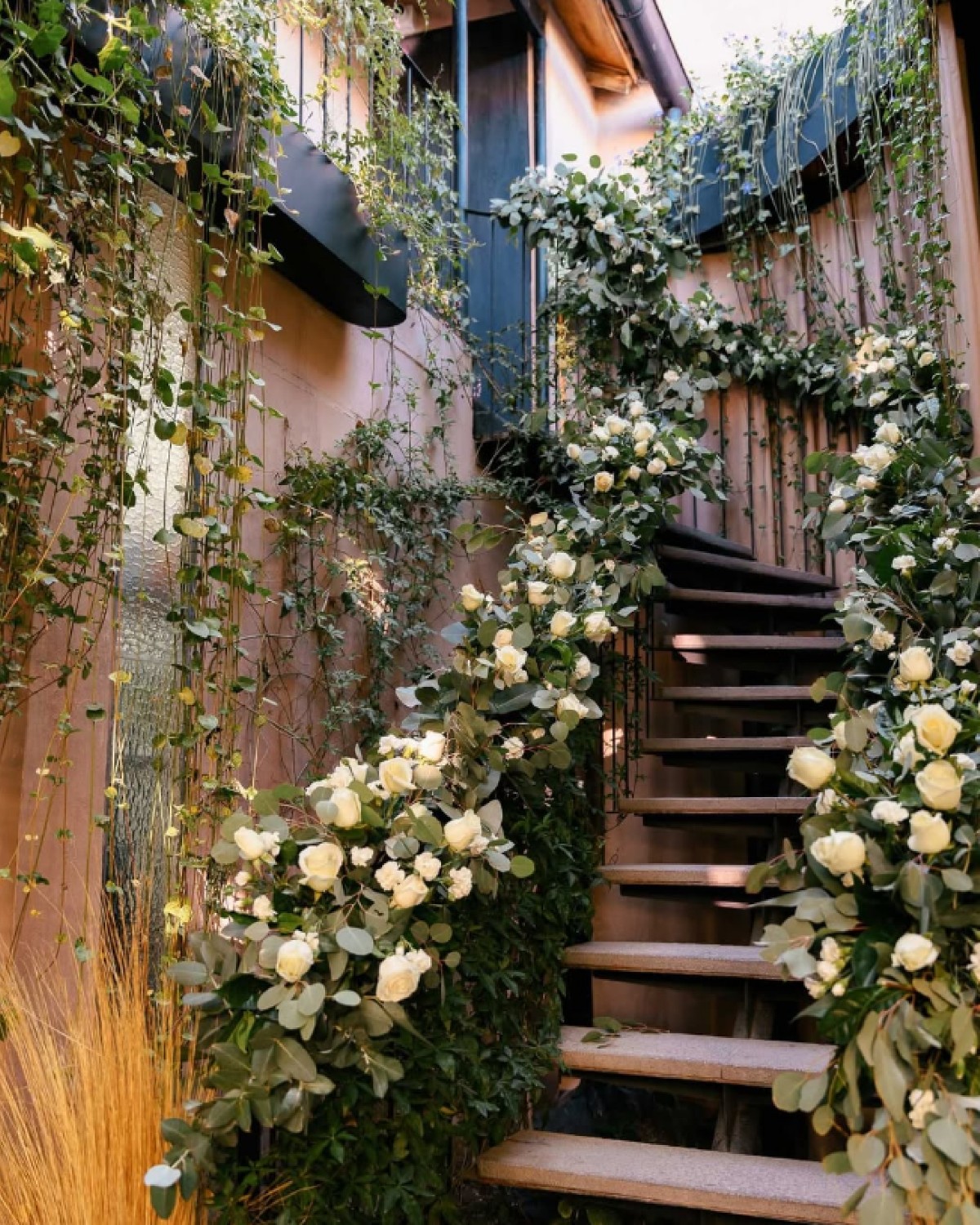 ETERNAI - Luxury Destination Wedding Experiences