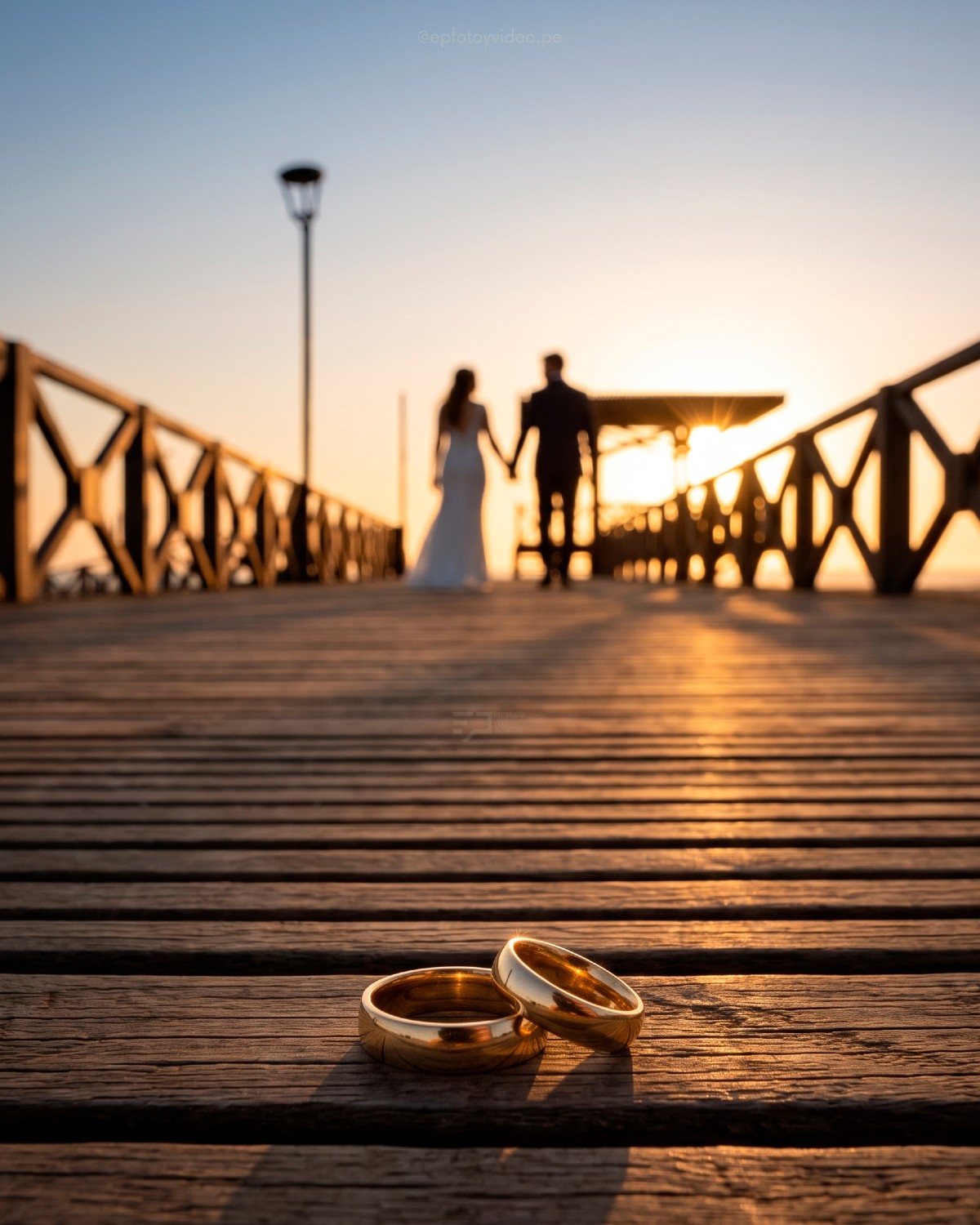 Sesión de novios en el muelle de Etén